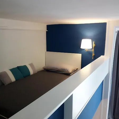 Manuela San Domenico Centro Storico * Napoli