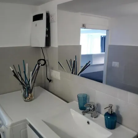 Manuela San Domenico Centro Storico Napoli