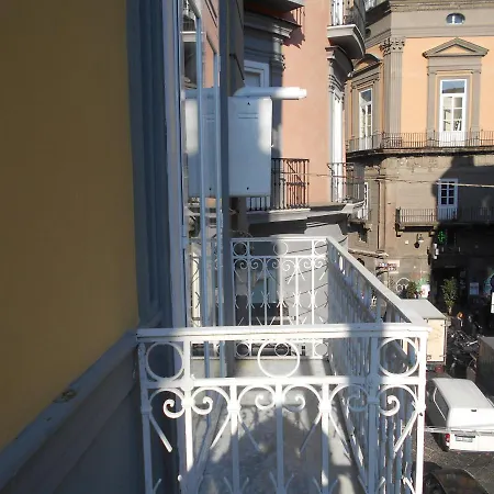 Apartament Manuela San Domenico Centro Storico Neapol